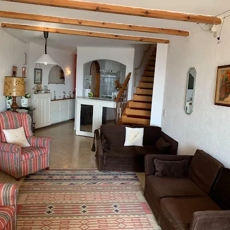 Awaydays - 317 - Duplex Style 1st Sea Line Empuriabrava